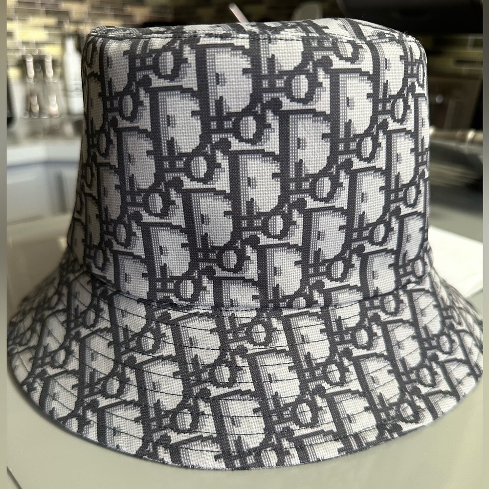 DIOR BUCKET HAT MIZZA REVERSIBLE HAT